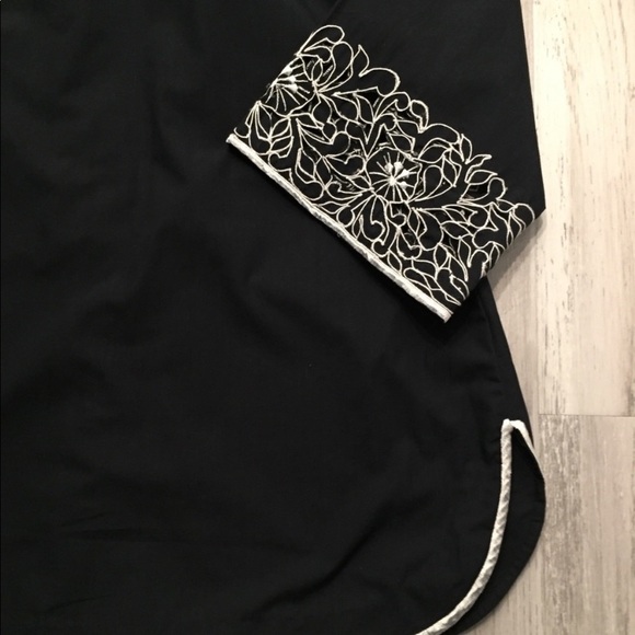 Vintage EUC Embroidery Lace Black&White Tunic - Picture 8 of 8